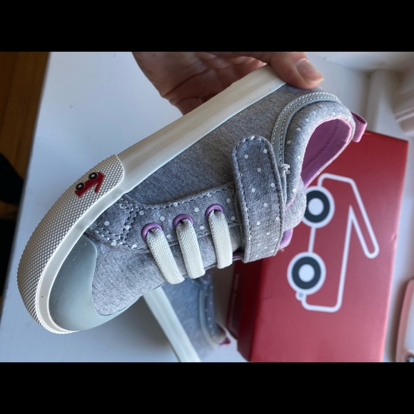 See kai run girls gray sneakers size 11 new - Picture 2 of 4